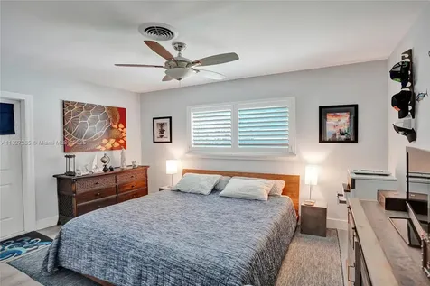 1555 NE 35th Street Oakland Park FL 33334