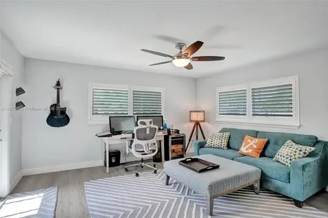 1555 NE 35th Street Oakland Park FL 33334