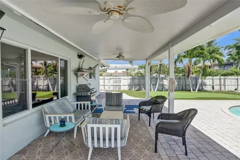 1555 NE 35th Street Oakland Park FL 33334