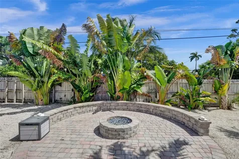 1555 NE 35th Street Oakland Park FL 33334