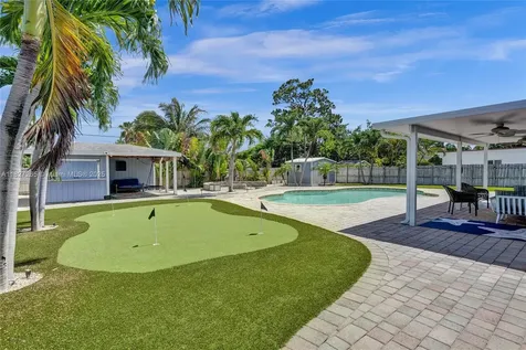 1555 NE 35th Street Oakland Park FL 33334