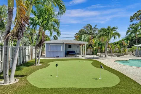 1555 NE 35th Street Oakland Park FL 33334