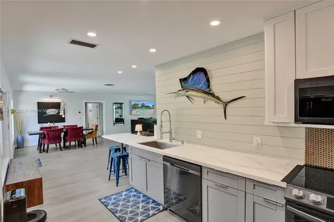 1555 NE 35th Street Oakland Park FL 33334