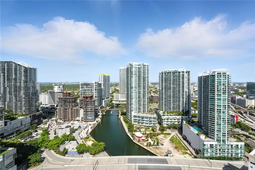 31 SE 5th Street Miami FL 33131
