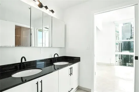 31 SE 5th Street Miami FL 33131