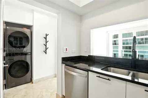 31 SE 5th Street Miami FL 33131