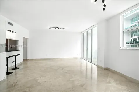 31 SE 5th Street Miami FL 33131