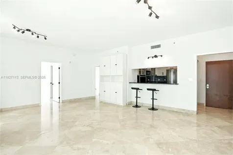 31 SE 5th Street Miami FL 33131