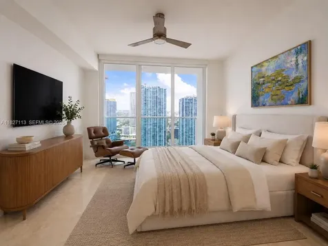 31 SE 5th Street Miami FL 33131