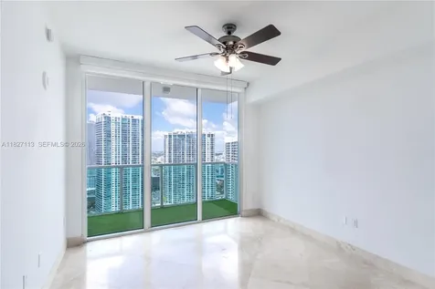 31 SE 5th Street Miami FL 33131