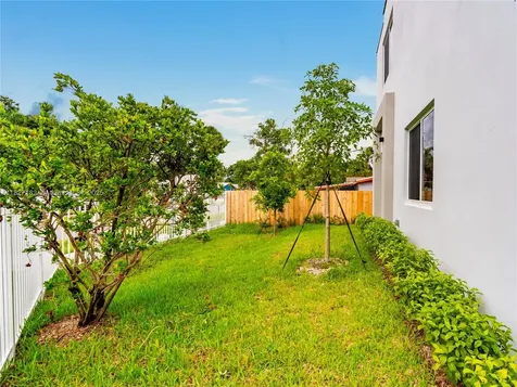 2107 SW 18th Avenue Fort Lauderdale FL 33315