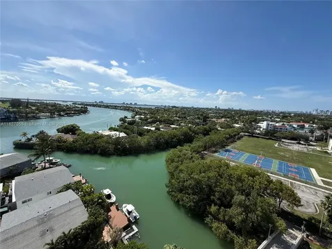 7441 Wayne Avenue Miami Beach FL 33141