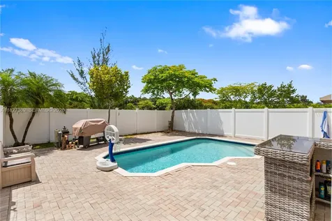 878 NE 191st Street Miami FL 33179