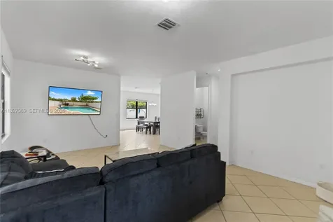 878 NE 191st Street Miami FL 33179