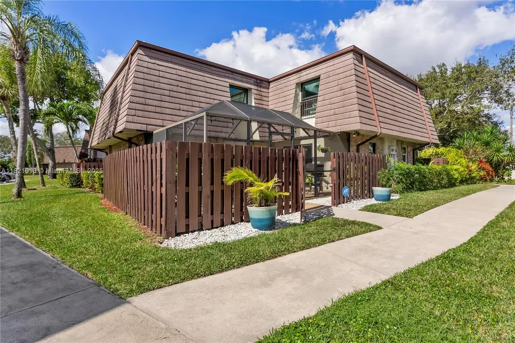 2571 NW 99th Avenue Coral Springs FL 33065