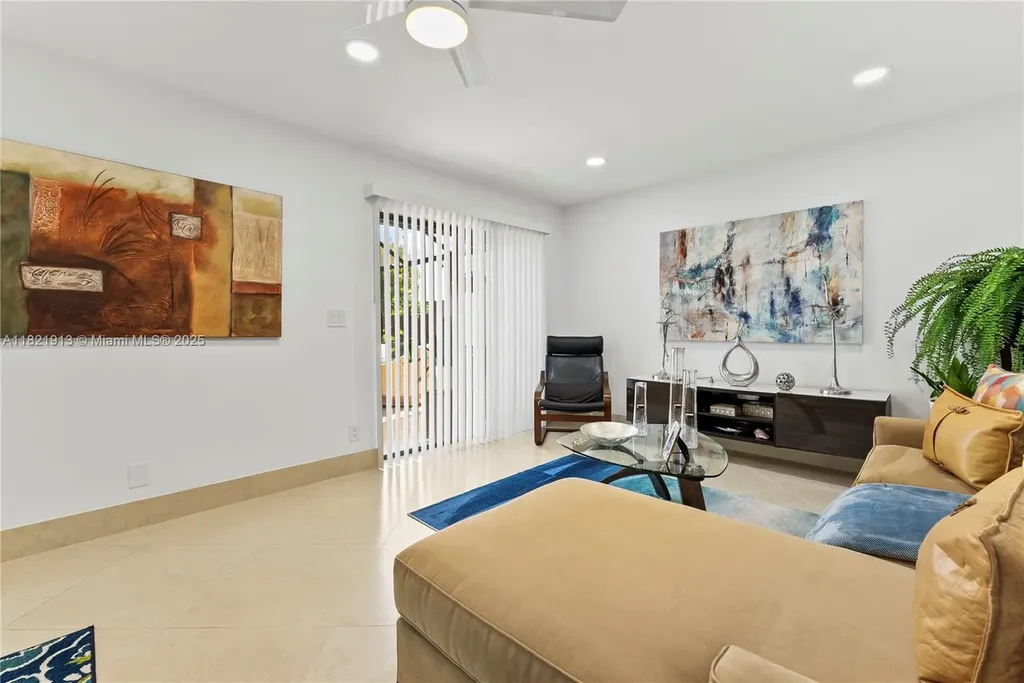 2571 NW 99th Avenue Coral Springs FL 33065