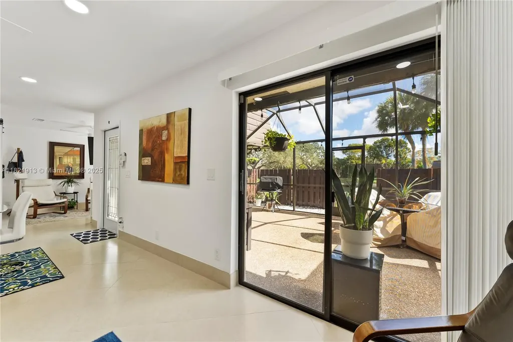 2571 NW 99th Avenue Coral Springs FL 33065