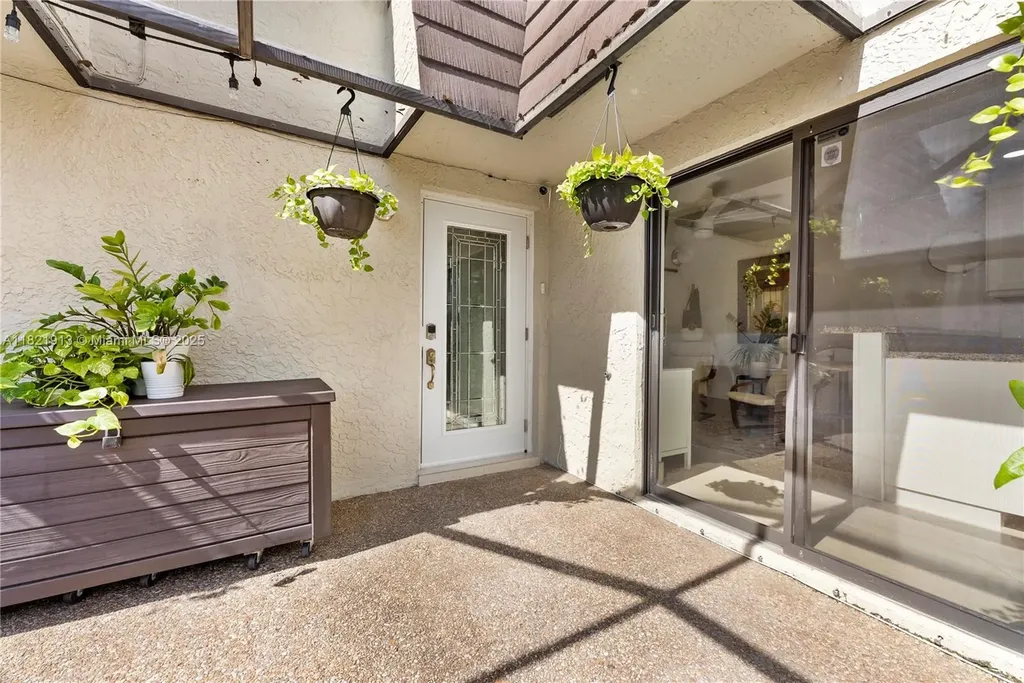 2571 NW 99th Avenue Coral Springs FL 33065