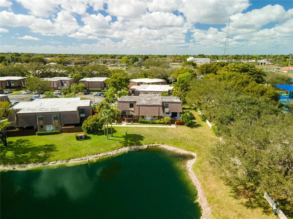 2571 NW 99th Avenue Coral Springs FL 33065