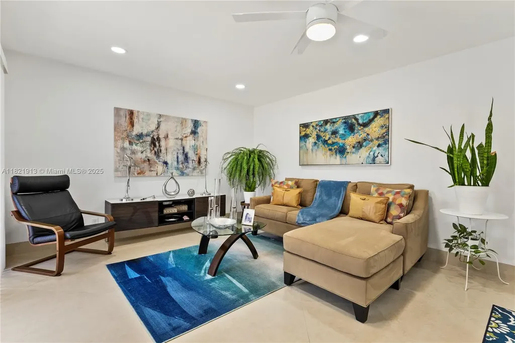 2571 NW 99th Avenue Coral Springs FL 33065