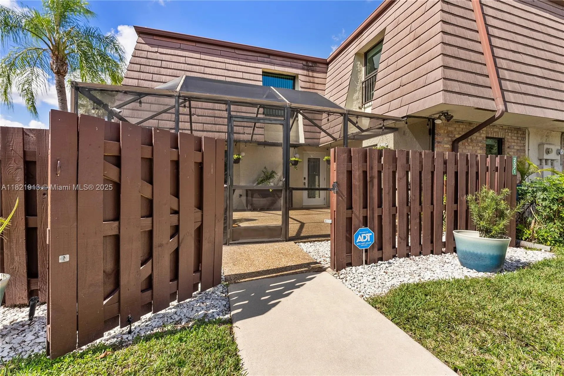 2571 NW 99th Avenue Coral Springs FL 33065