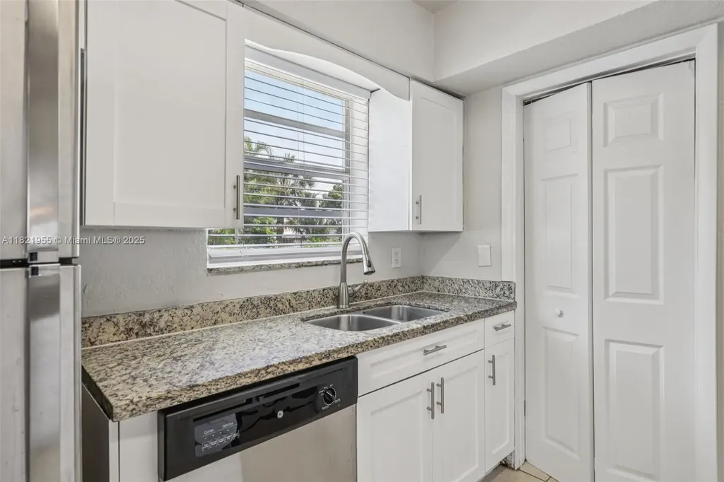 2817 SW 8th Street Fort Lauderdale FL 33312