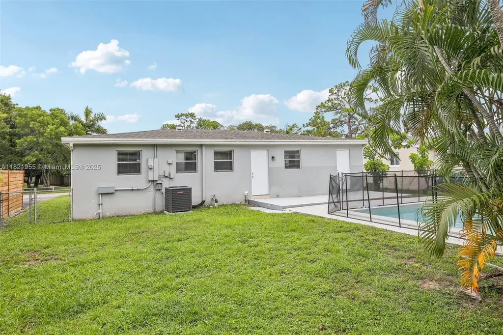 2817 SW 8th Street Fort Lauderdale FL 33312