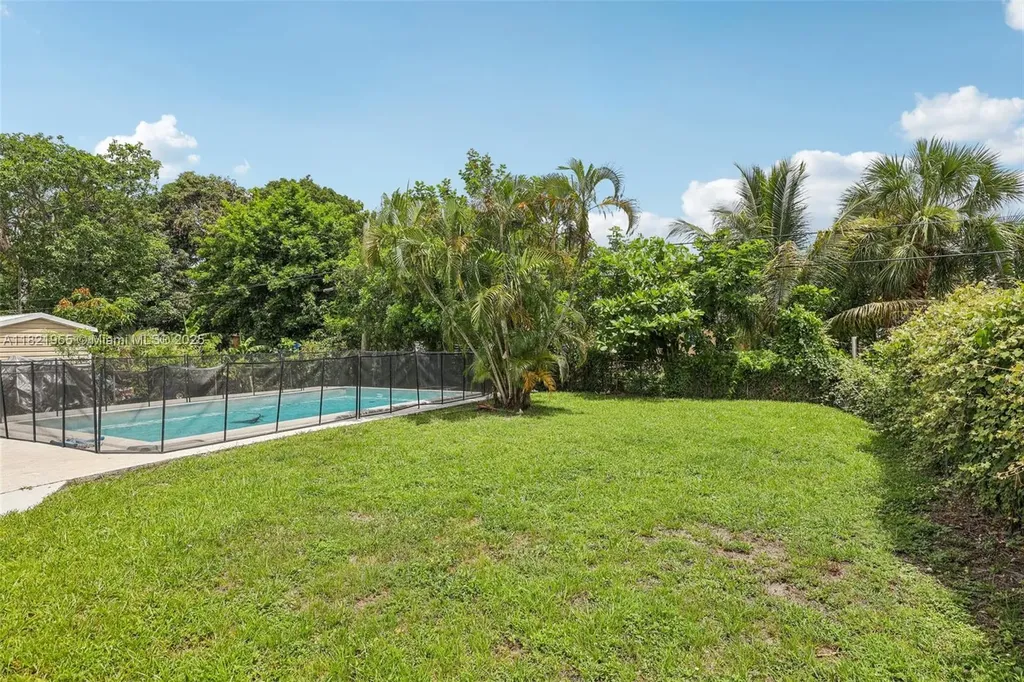 2817 SW 8th Street Fort Lauderdale FL 33312