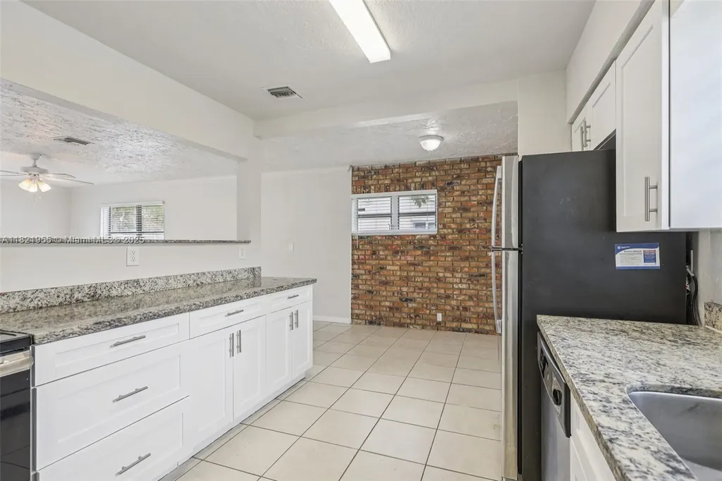 2817 SW 8th Street Fort Lauderdale FL 33312