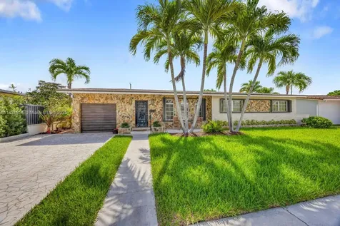 5025 SW 90th Court Miami FL 33165