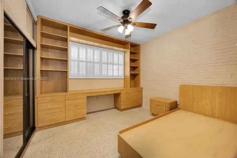 5025 SW 90th Court Miami FL 33165