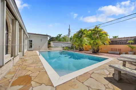 5025 SW 90th Court Miami FL 33165