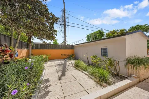5025 SW 90th Court Miami FL 33165