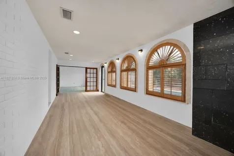 5025 SW 90th Court Miami FL 33165