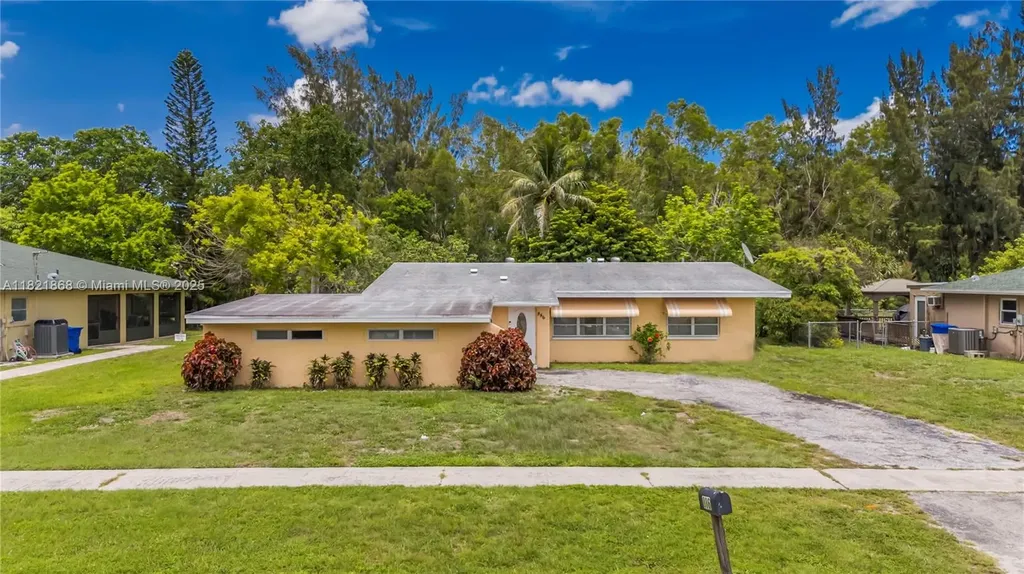 886 Camellia Drive Royal Palm Beach FL 33411