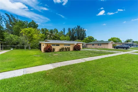 886 Camellia Drive Royal Palm Beach FL 33411