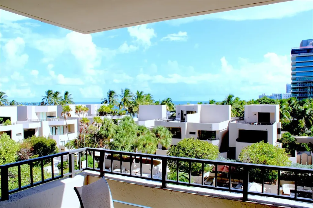 201 Crandon Boulevard Key Biscayne FL 33149