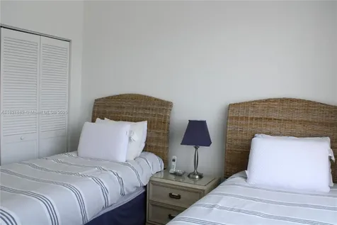 201 Crandon Boulevard Key Biscayne FL 33149