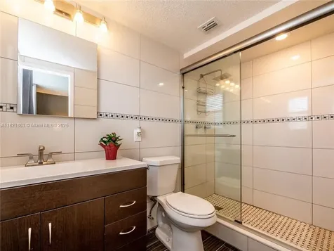 2860 Somerset Drive Lauderdale Lakes FL 33311
