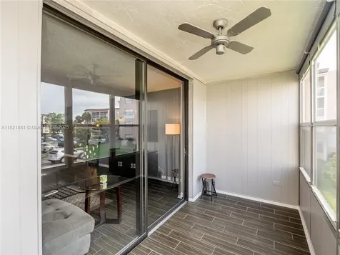 2860 Somerset Drive Lauderdale Lakes FL 33311