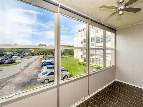 2860 Somerset Drive Lauderdale Lakes FL 33311