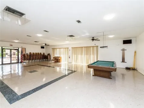 2860 Somerset Drive Lauderdale Lakes FL 33311
