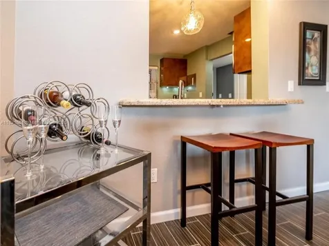 2860 Somerset Drive Lauderdale Lakes FL 33311