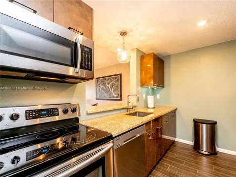 2860 Somerset Drive Lauderdale Lakes FL 33311
