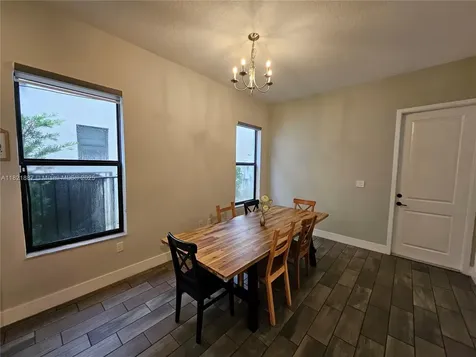 3238 W 96th Place Hialeah FL 33018