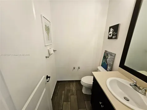 3238 W 96th Place Hialeah FL 33018