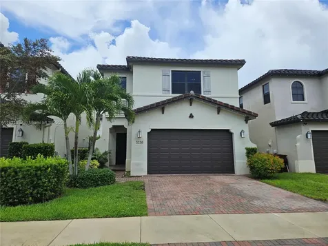 3238 W 96th Place Hialeah FL 33018
