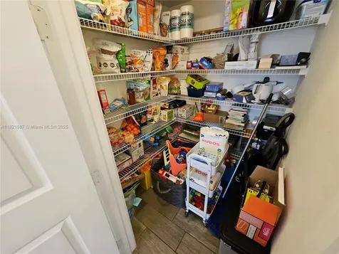 3238 W 96th Place Hialeah FL 33018