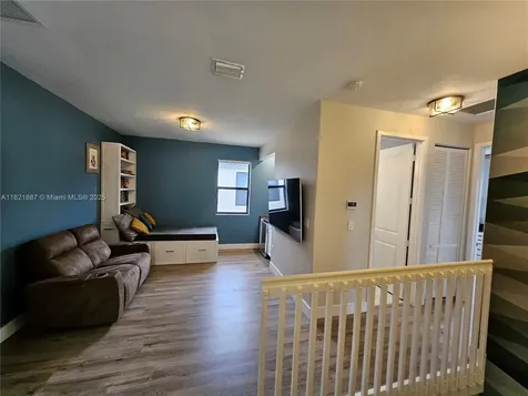 3238 W 96th Place Hialeah FL 33018