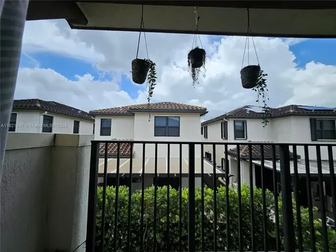 3238 W 96th Place Hialeah FL 33018